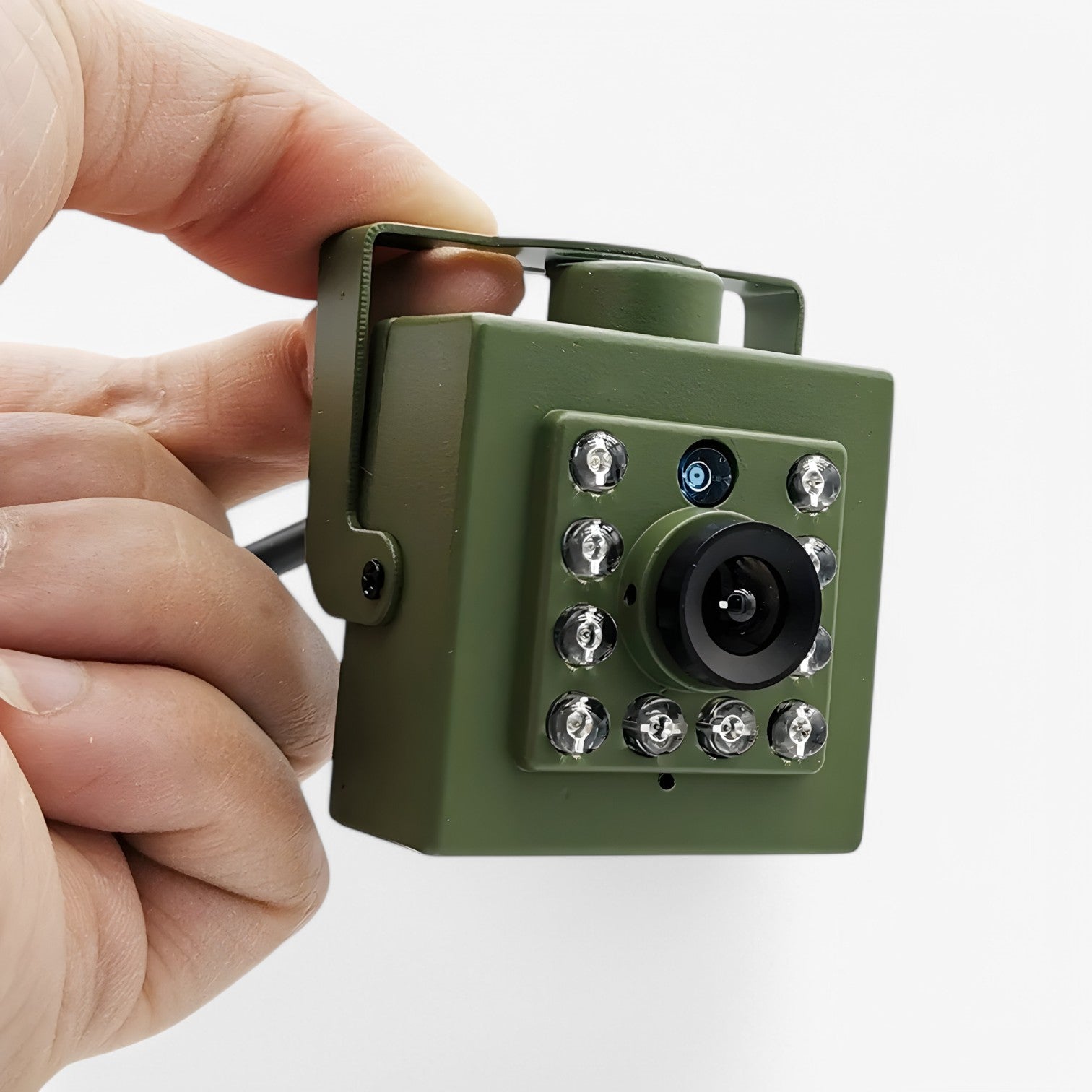 FeatherView – Slimme WiFi-camera voor helder nachtzicht en realtime vogelgeluiden