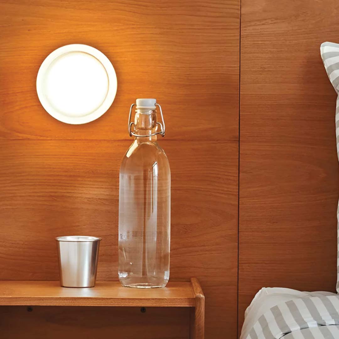 LumiGlow - Strakke moderne wandlamp voor elegante interieurs