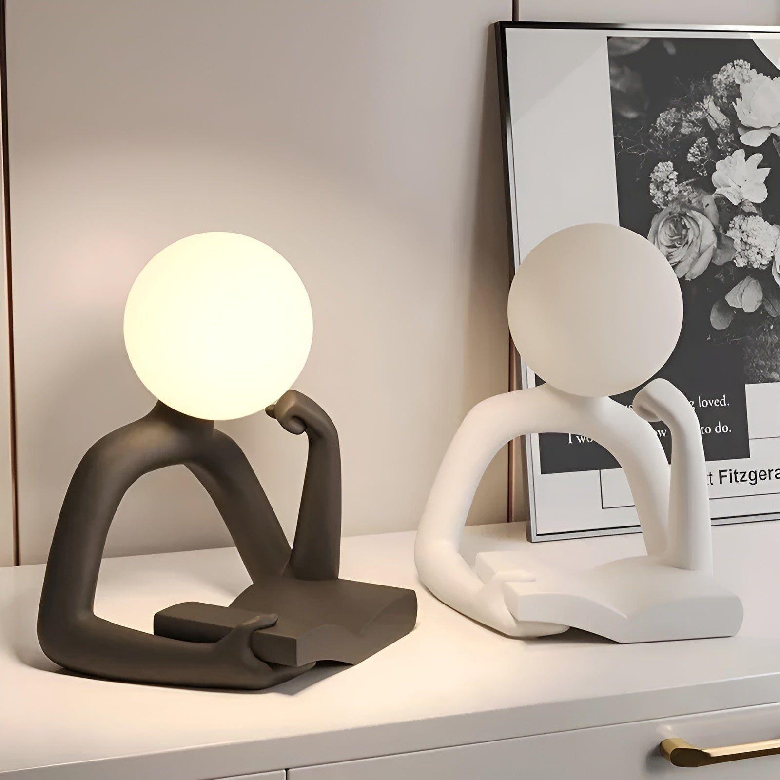 LumiSculpt - Strakke moderne tafellamp met abstract design