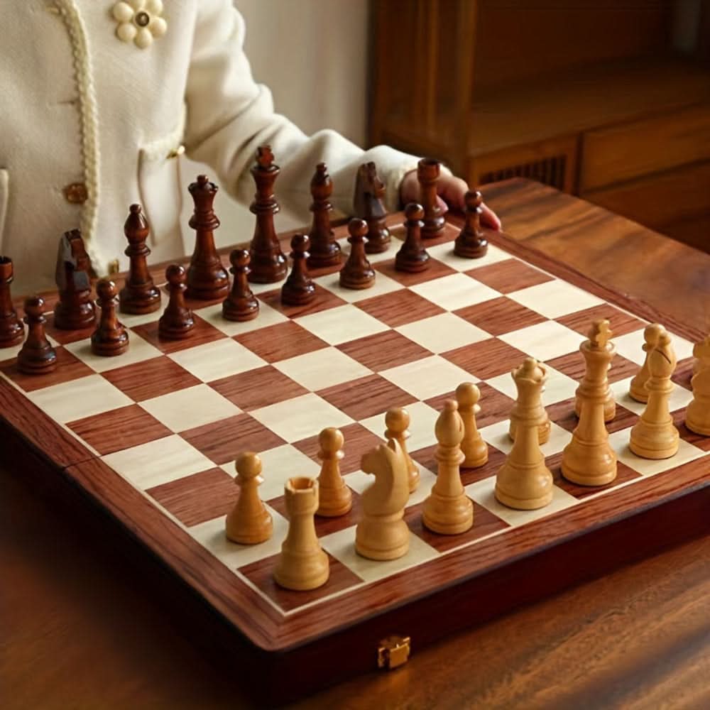 CrownChess - Elegante schaakset met gedetailleerde stukken en een klassiek bord voor tijdloos strategiespel