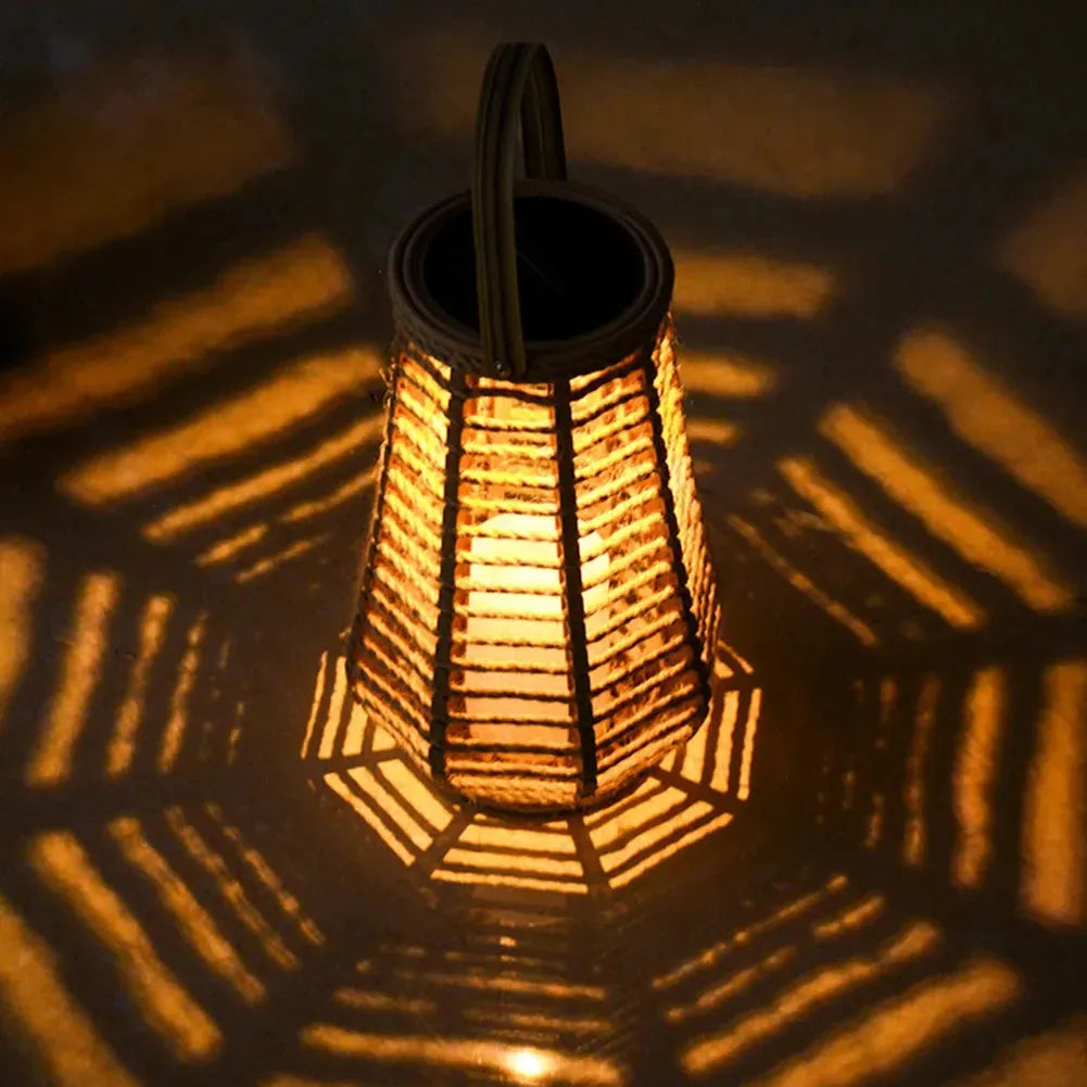 SolarGlow - Lantaarn op zonne-energie voor elegante buitenverlichting en warmte